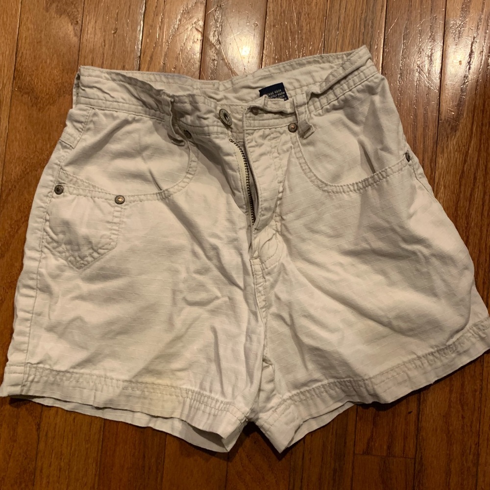 Cute Khaki shorts
